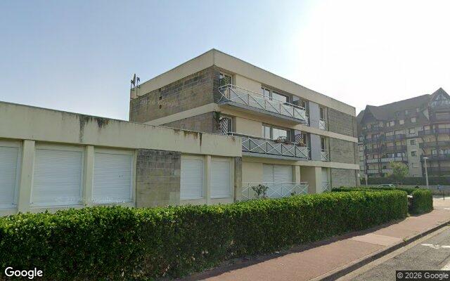 Façade : 1 rue Olliffe, Deauville