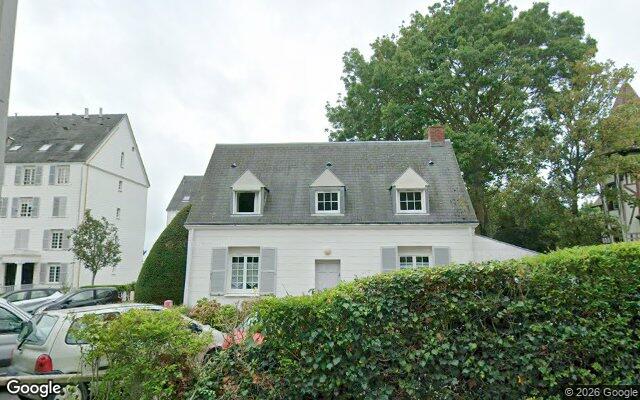 Façade : 1 avenue Pierre Cassagnavère, Trouville-sur-Mer